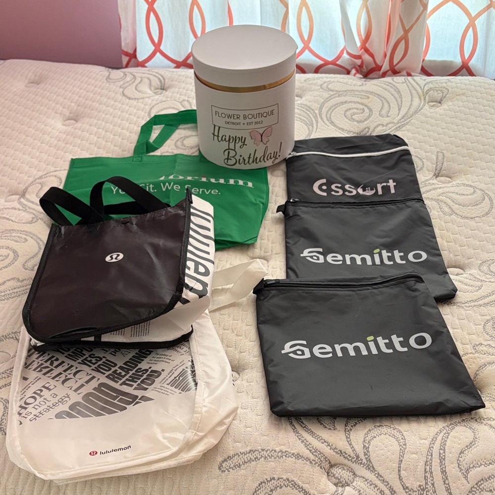 Lululemon Black and White Tote Bag